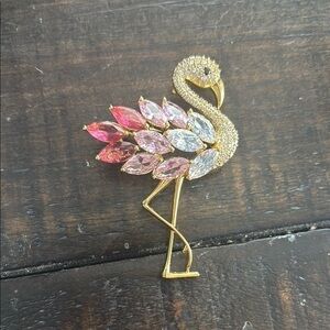 Stylish Flamingo Brooch with Pink and Gold Details